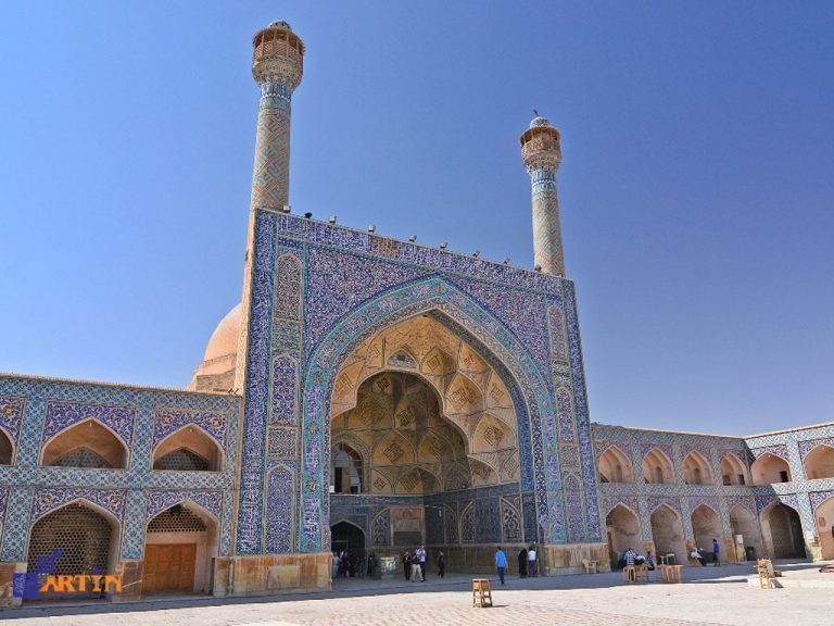 Iwans in Islamic architecture Iran Jaameh Mosque Isfahan